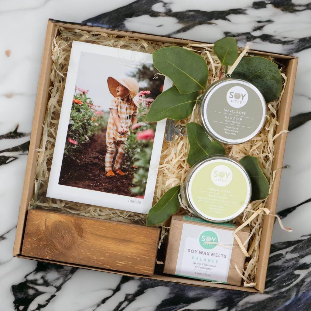 Framed Essence Gift Set